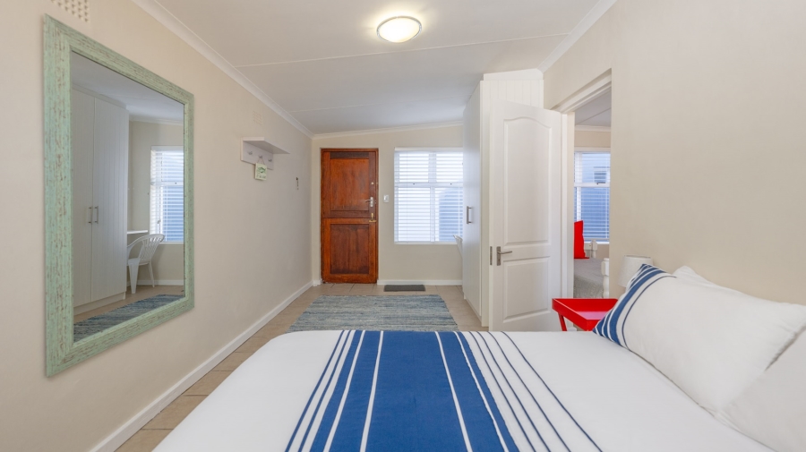 6 Bedroom Property for Sale in Agulhas Western Cape